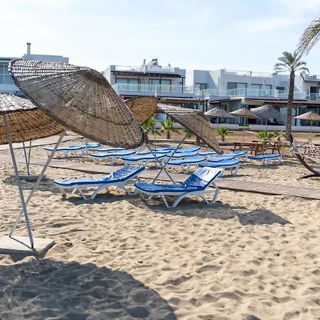 Caezar Beach Apartament *