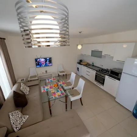 Caezar Beach Apartament *