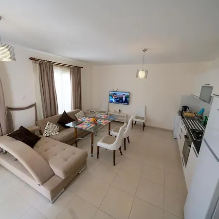 Apartamento Caezar Beach Apartament *