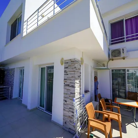 Apartamento Caezar Beach Apartament *