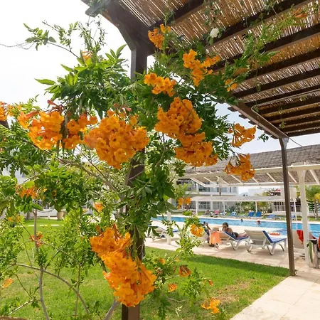 Caezar Beach Apartament *
