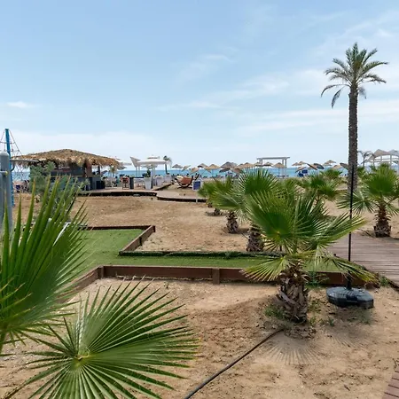 Apartamento Caezar Beach Apartament *