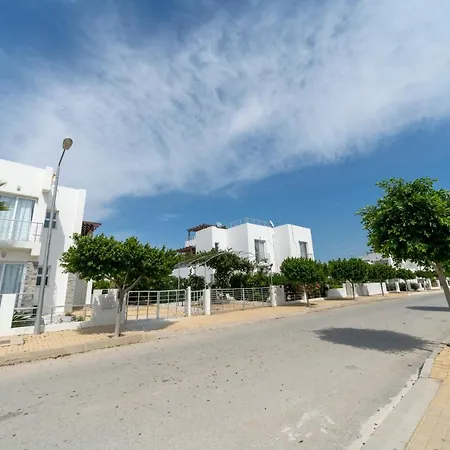 Caezar Beach Apartament *